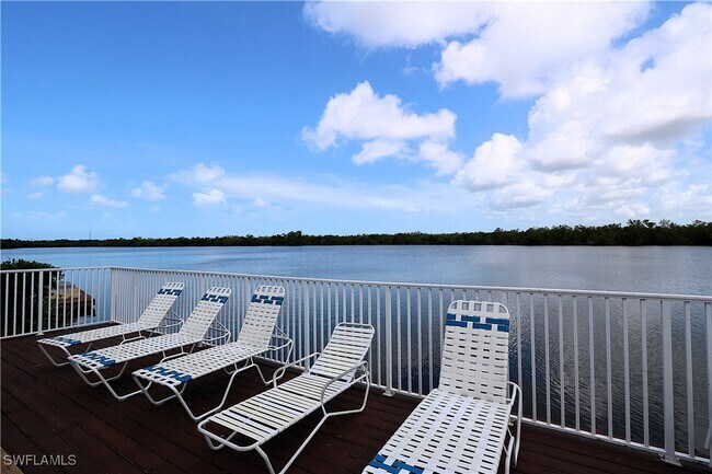 Building Photo - 1155 Mainsail Dr