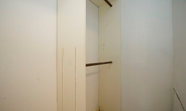 Building Photo - 21306 Park Run Dr