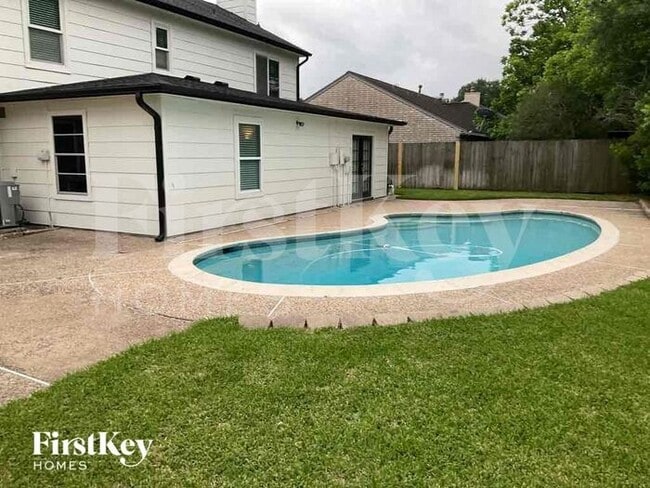 Building Photo - 12523 Mill Ridge Dr