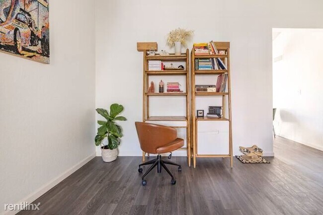 Building Photo - 2 br, 2 bath Townhome - 5511 North 71st Place