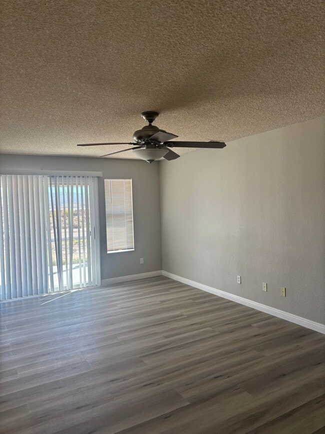 Building Photo - 26219 Corona Dr