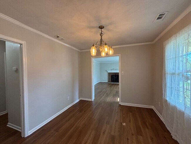 Building Photo - Windsor Oaks West