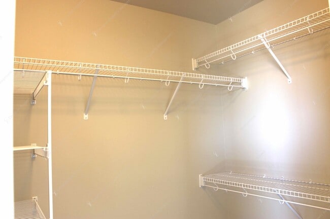 Building Photo - 3 BR home in Northwest Redmond w/ Mountain Views