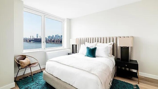 Building Photo - 2 bedroom in LONG ISLAND CITY NY 11101