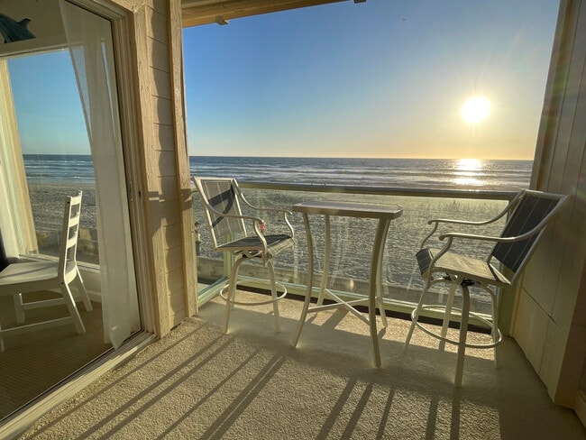 Building Photo - 3755 Ocean Front Walk