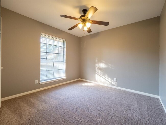 Building Photo - 4804 Broadhill Dr