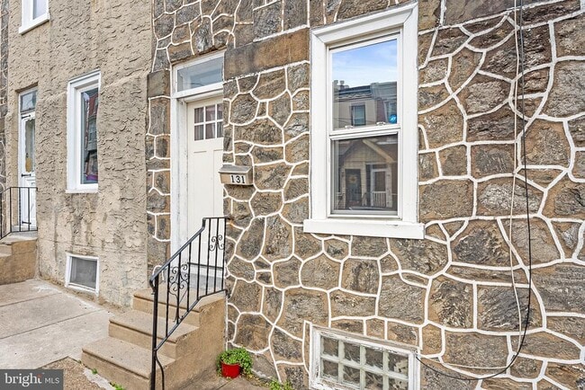 Building Photo - 131 Vassar St