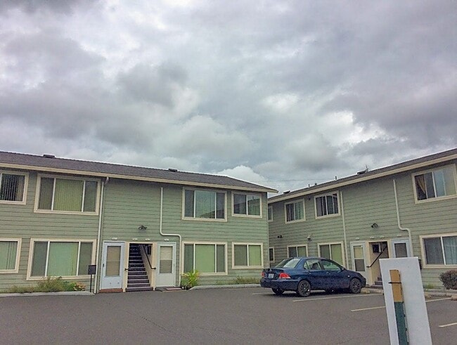 Building Photo - Jim and Salles Place