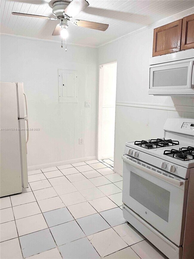 Building Photo - 3101 NW 28th St