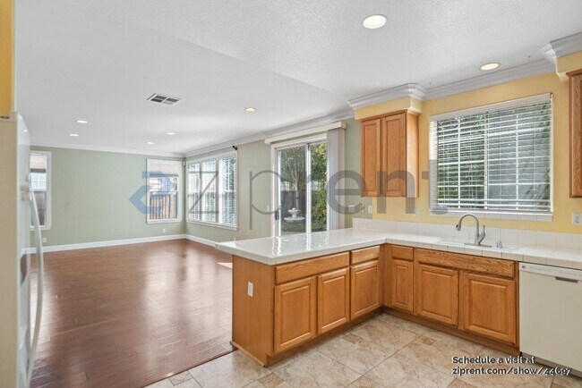 Building Photo - 5536 Cooney Pl