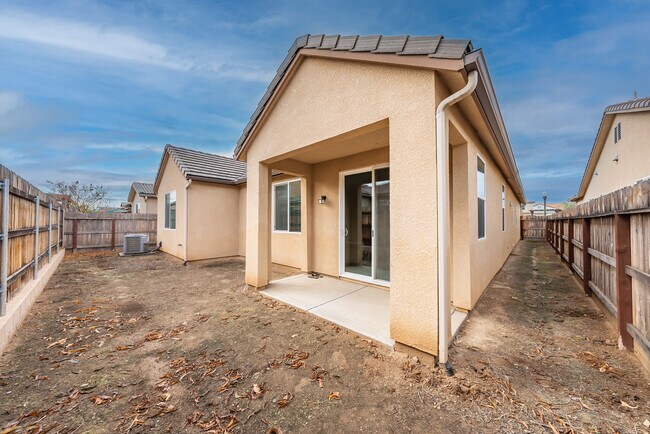Building Photo - 3555 Encino Ave