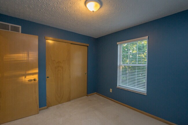 Building Photo - 6657 Delburn Ct