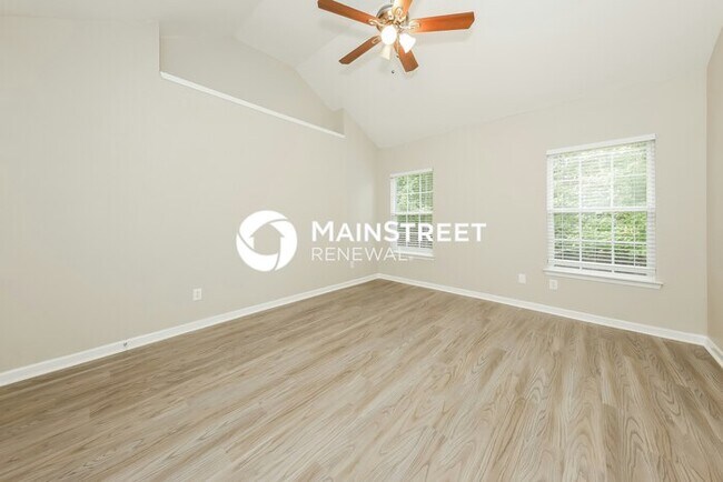 Building Photo - 4 Bedroom Pet-Friendly Home in Union City, GA with Main Street Renewal
