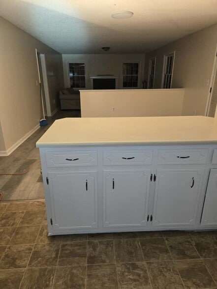 Kitchen Island - 314 W Gordon St