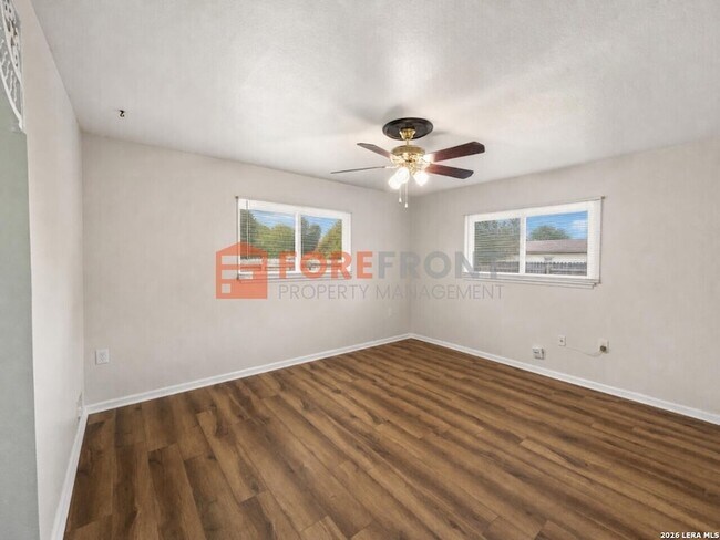 Building Photo - 7845 Village Oak Dr
