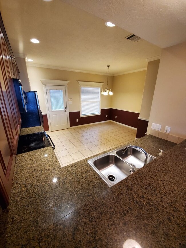 Building Photo - College Station - 2 Bed / 2.5 Bath / 2 sto...