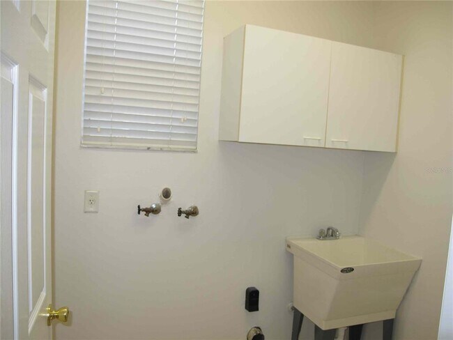 Building Photo - 10044 Canopy Tree Ct