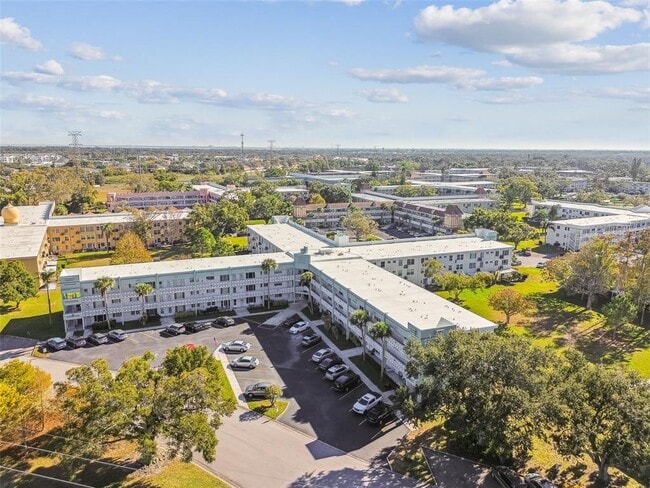 Building Photo - 2455 Finlandia Ln