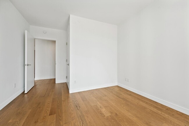 Building Photo - 99 Hudson St