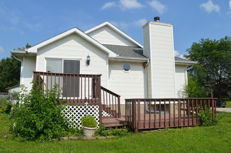 Building Photo - 2704 Norwich St