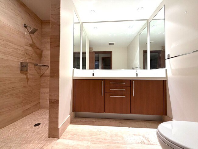 Building Photo - PARTIALLY FURNISHED, 3 BEDROOM, 3 BATHROOM, 2 PARKING (ONE ALA MOANA)
