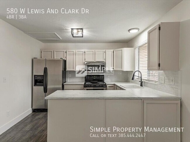 Building Photo - 580 W Lewis And Clark Cir