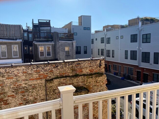 private balcony deck - 821 N Taney St
