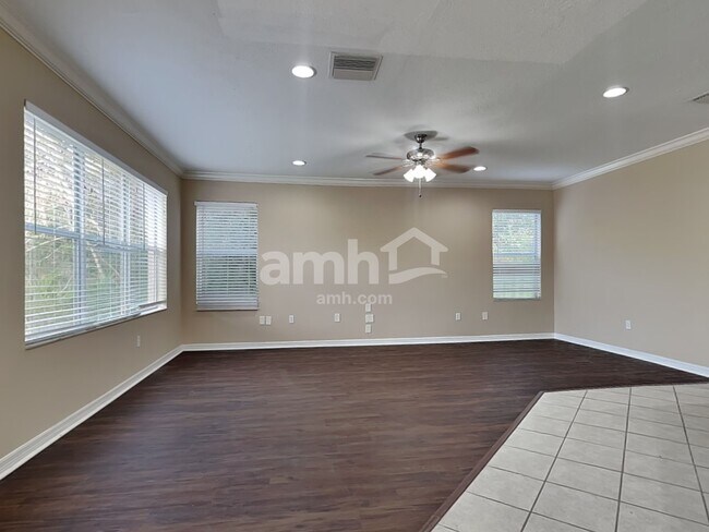 Building Photo - 31437 Heatherstone Dr