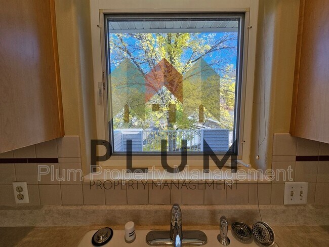 Building Photo - 5104 Village View Way