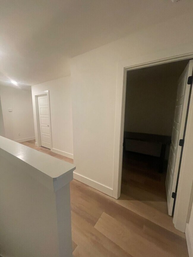 Building Photo - Bentonville Townhouse!