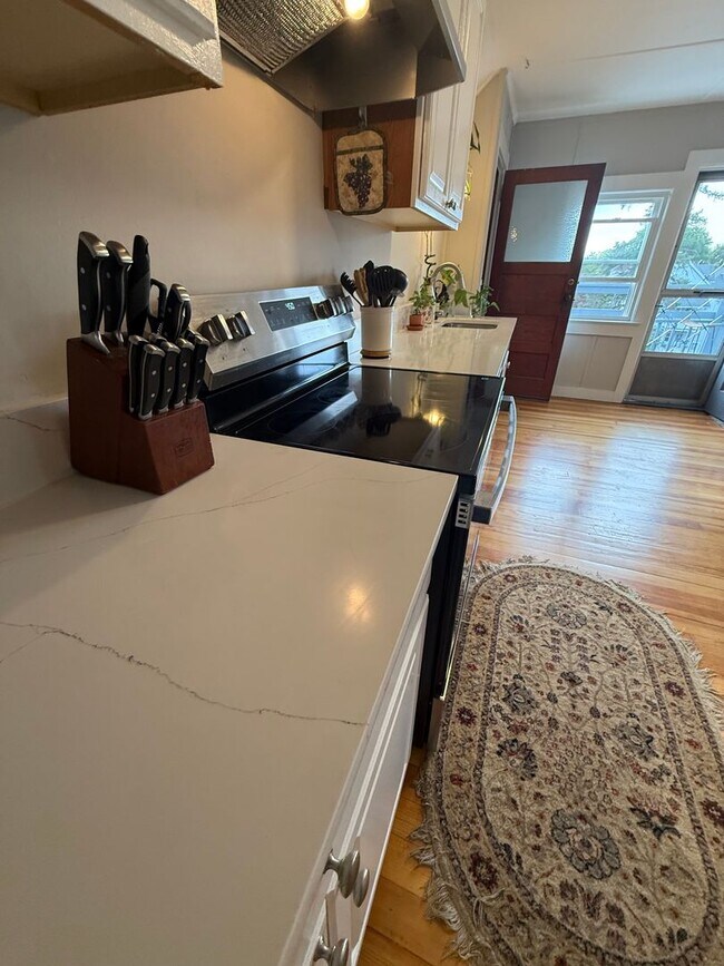 Building Photo - The Maplewood Three