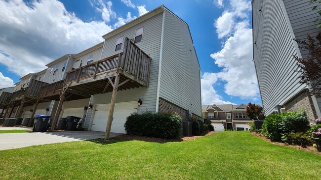 Building Photo - Modern Corner-Lot Townhome in Berkeley Vil...