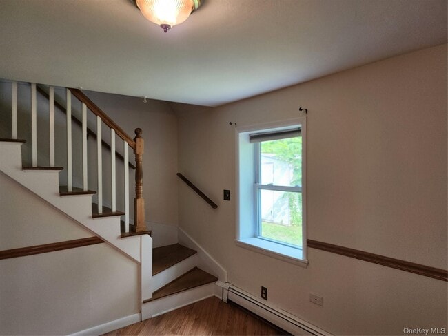 Building Photo - 32 Osborne Hill Rd