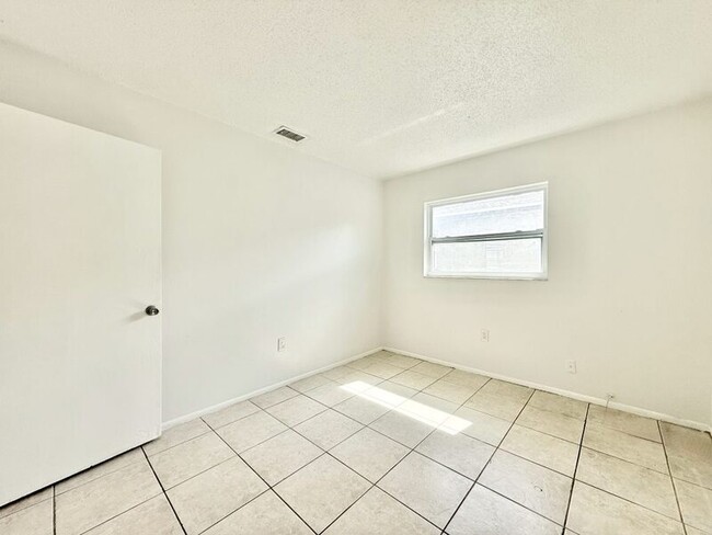 Building Photo - 3716 137th Ave N
