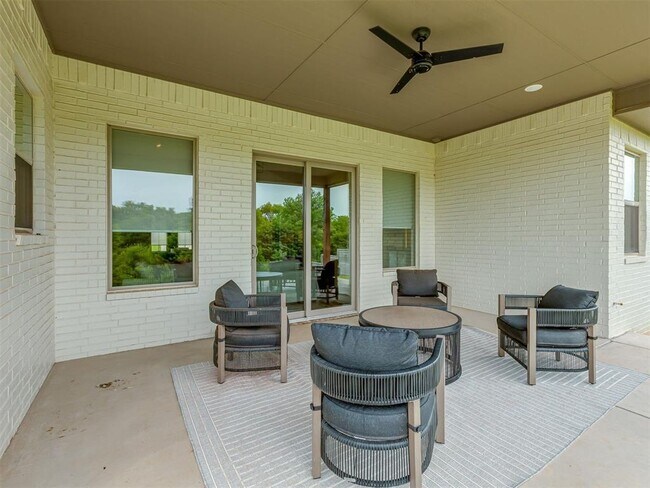Building Photo - 1433 Sadie Creek Rd