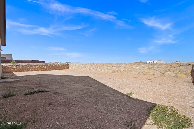 Building Photo - 1041 Summer Lake St