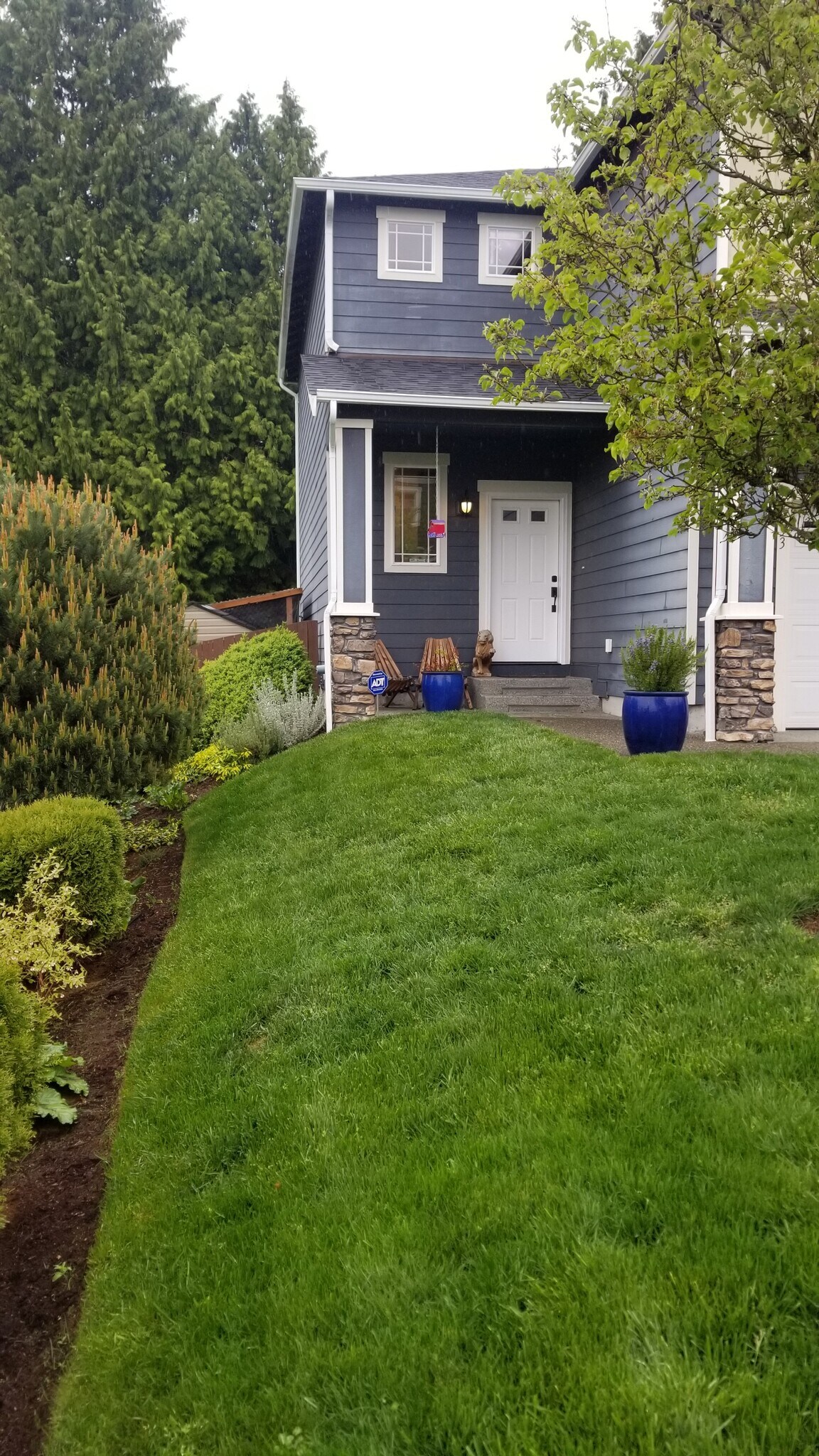 Building Photo - 1033 Chelan Ave NE