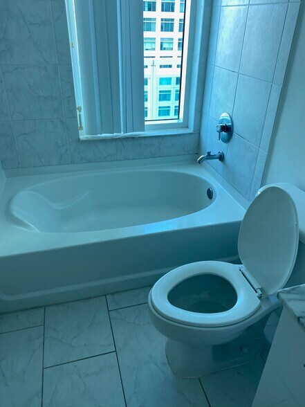 Building Photo - 951 Brickell Ave