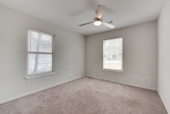 Building Photo - 7601 Springdale St