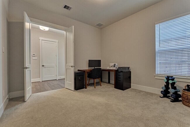 Building Photo - 62 Dobbs View Ln