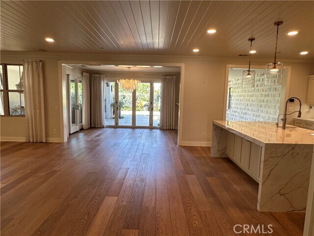 Building Photo - 45 Skyward