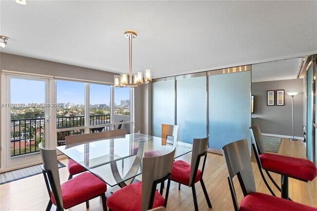 Building Photo - 340 Sunset Dr