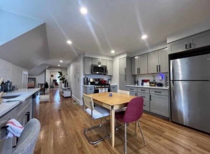 Building Photo - 18 Colberg Ave