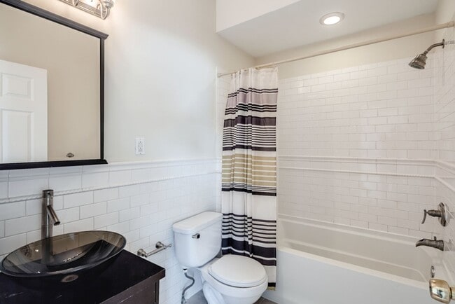 Building Photo - Four Bed Point Breeze Home
