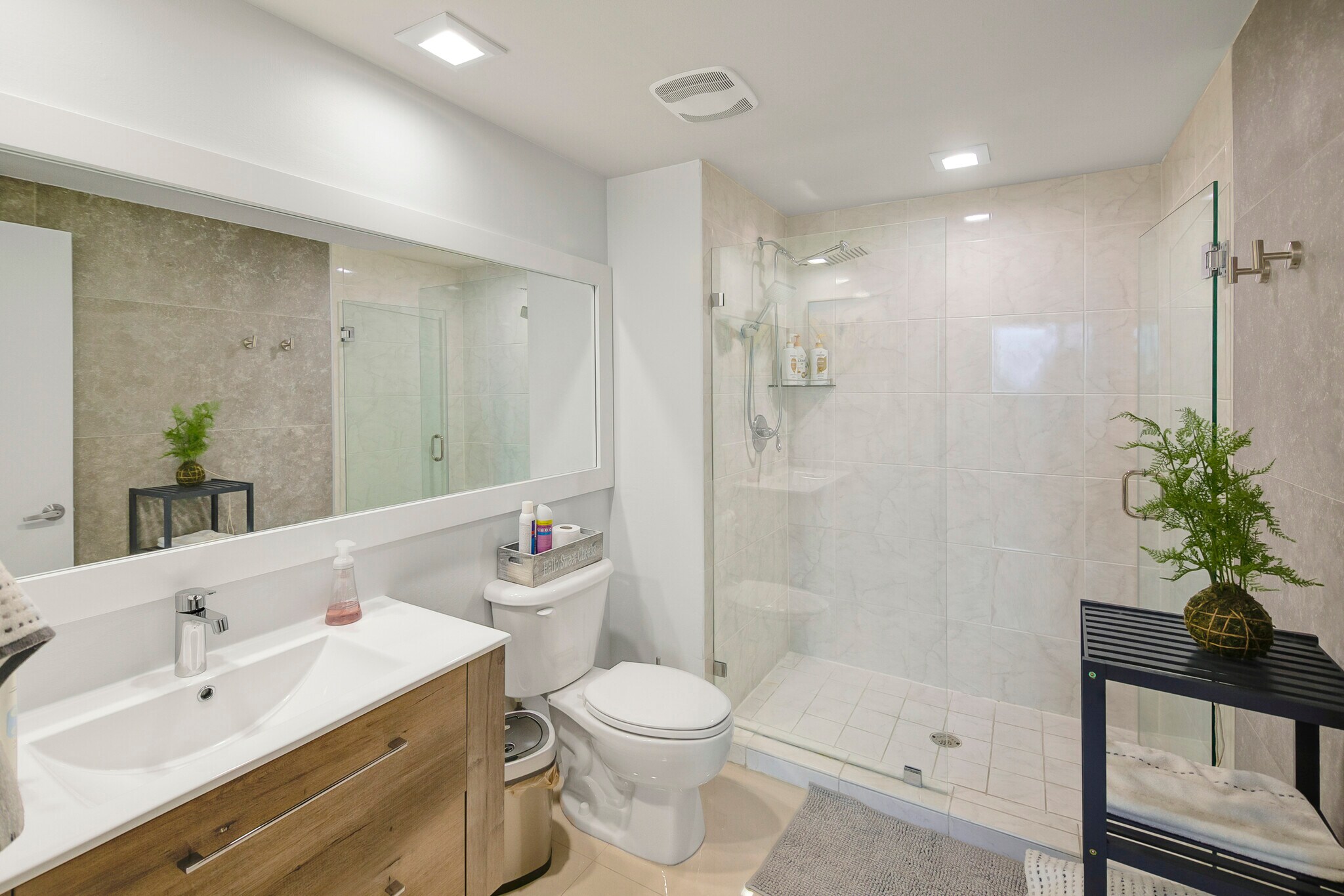 Guest Bathroom - 18800 NE 29th Ave