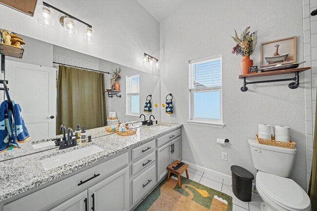 Building Photo - 6339 Knapp Dr