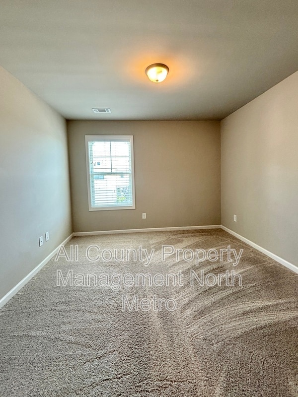 Building Photo - 5064 Silver Fox Trl