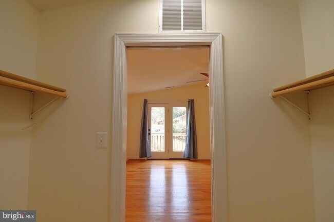 Building Photo - 118 Quaint Acres Dr