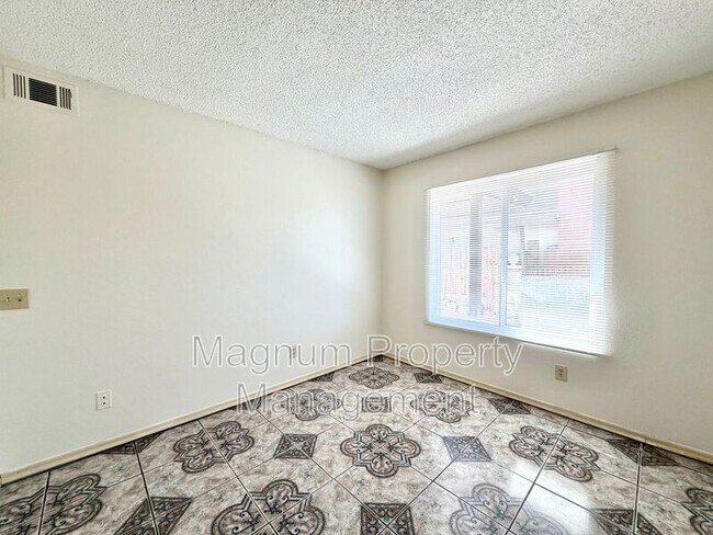 Building Photo - 1523 Apple Creek Dr