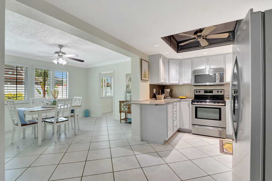 Building Photo - 27526 Los Amigos Ln